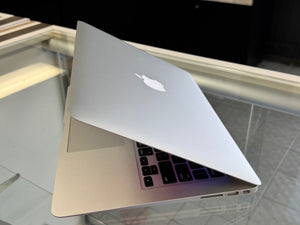 MacBook Air 2017 8GB 128GB Pre-owned