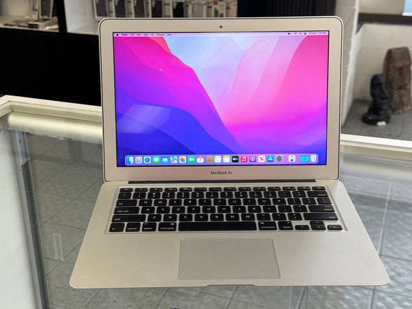 Macbook Air 2017 8GB 128GB Pre-owned