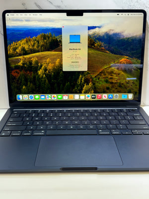 Macbook Air 2022 M2 8GB 256GB Pre-Owned